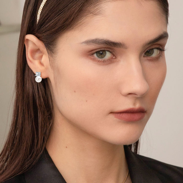 Four-Leaf Clover Freshwater Pearl Earrings in 925 Sterling Silver