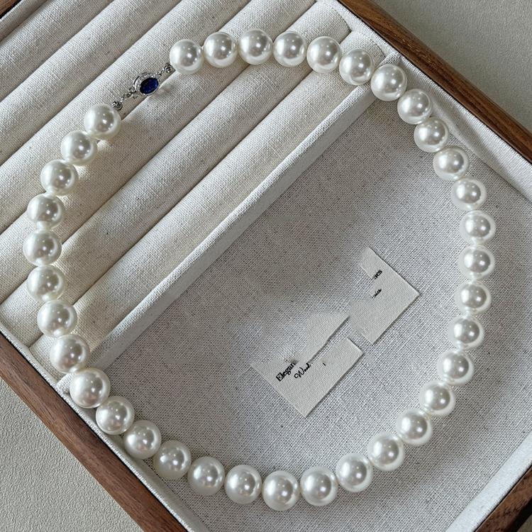 Mother-of-Pearl Necklace with 925 Sterling Silver Details