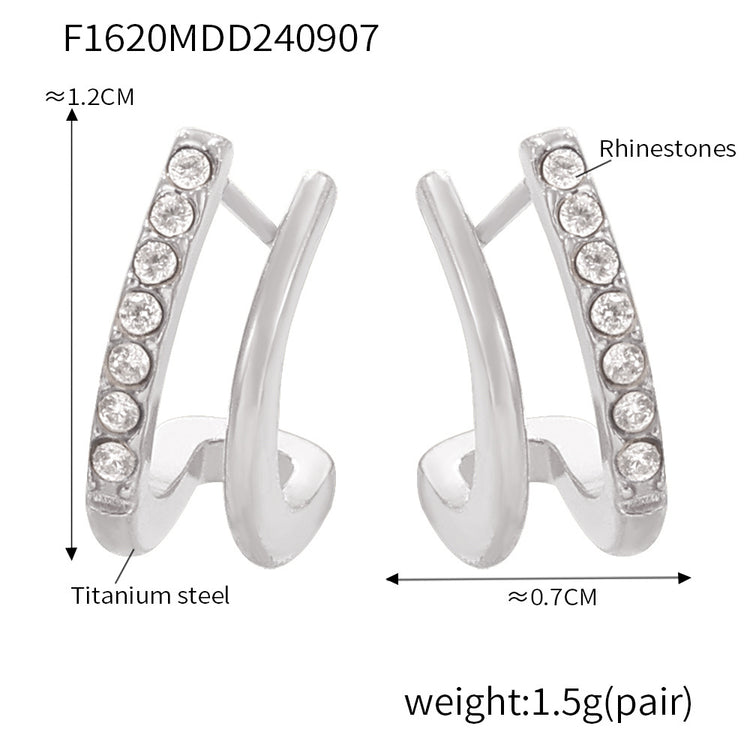 Double layered small C-shaped earrings
