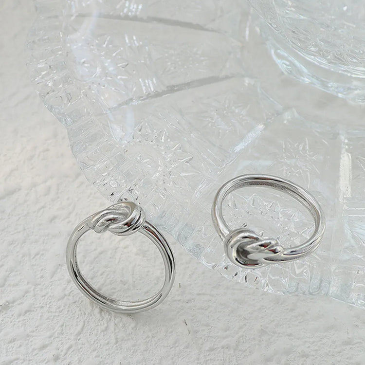 Titanium Steel Knot Ring – Silver or Gold Tone