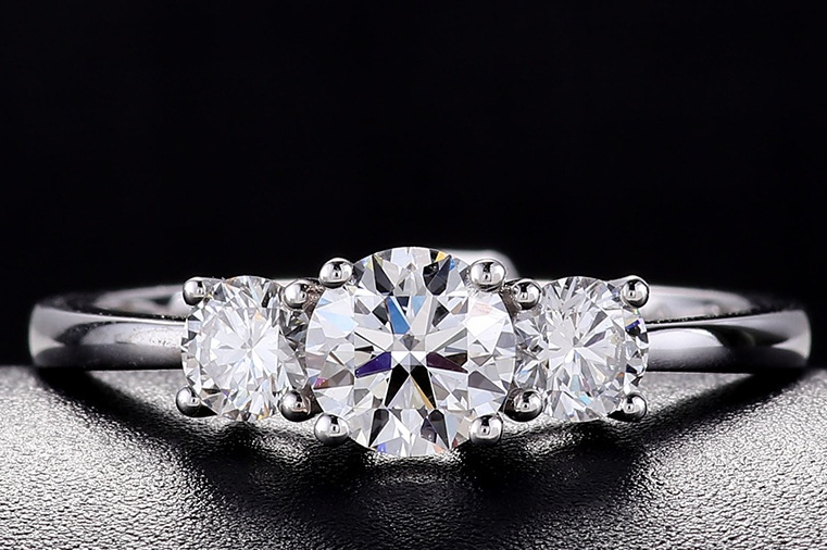 Cultured Diamond Engagement Ring | 18K Gold Lab-Grown Diamond