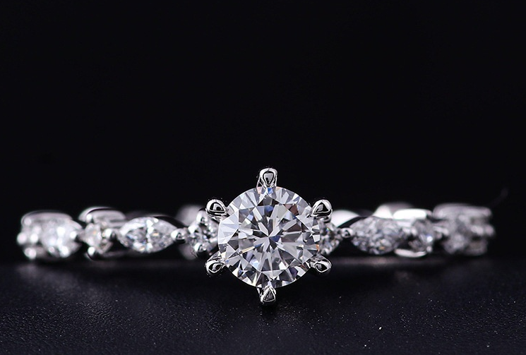 Cultured Diamond Engagement Ring | 18K Gold Lab-Grown Diamond